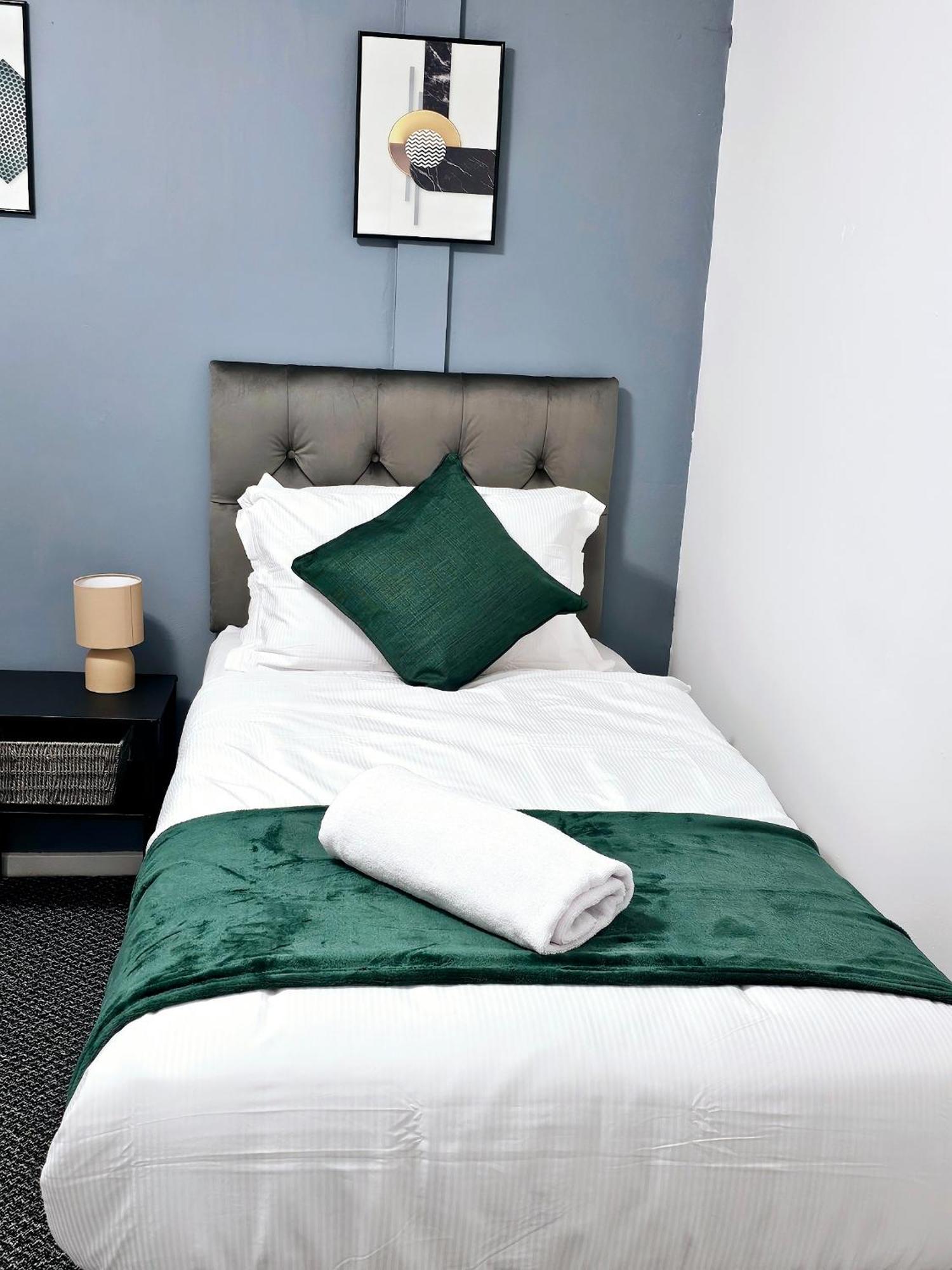 Lushstay Telford - Families, Contractors & Group Of Friends, Long Term Stay Exteriér fotografie